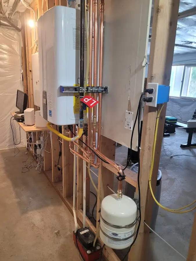 Licensed plumber repairing a kitchen sink in Duarte
